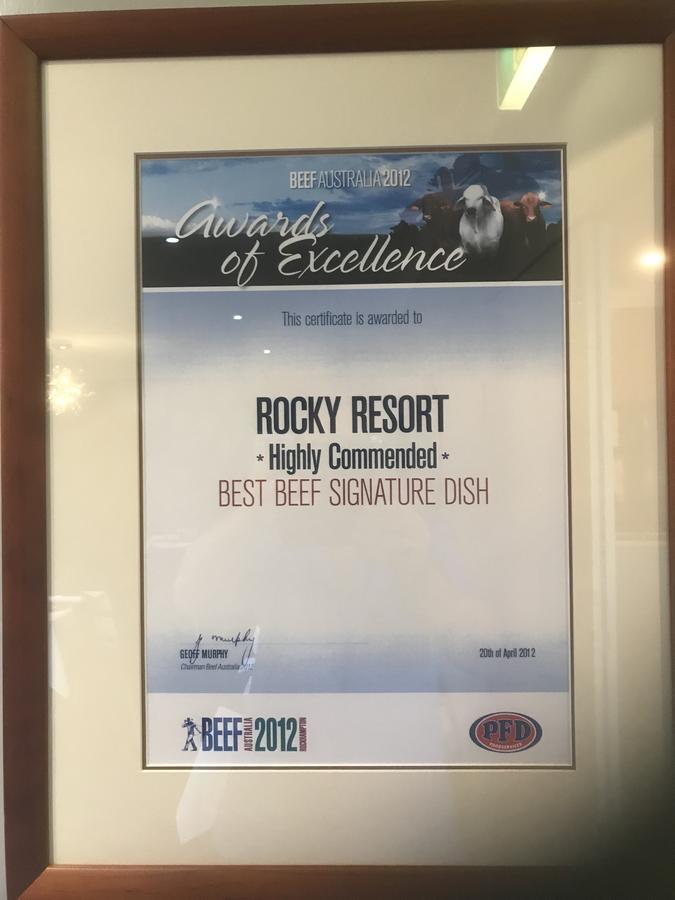 Rocky Resort Motor Inn Rockhampton Buitenkant foto